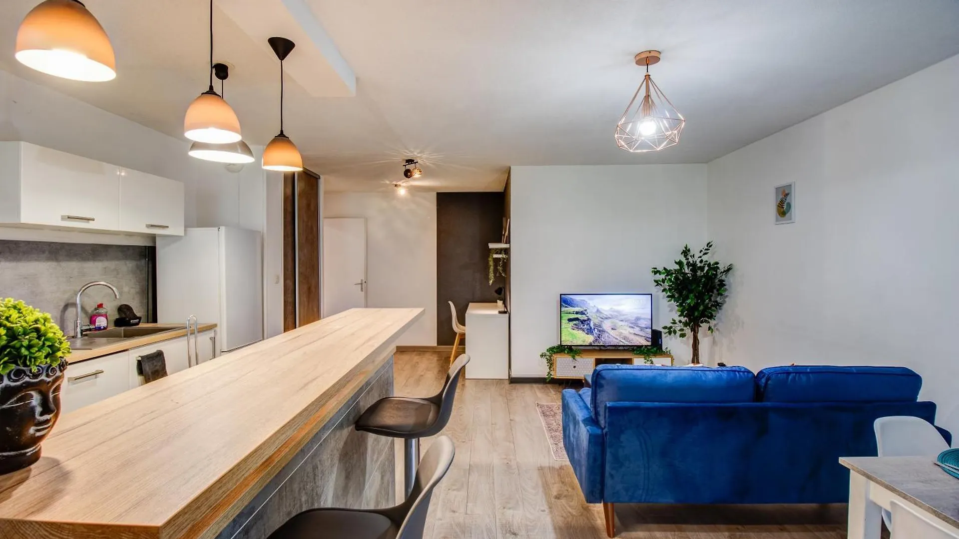 Apartment Ferienwohnung Le Reve Bleu - Joli T3 Lumineux Avec Balcon & Parking Gratuit - Centre Toulouse Frankreich